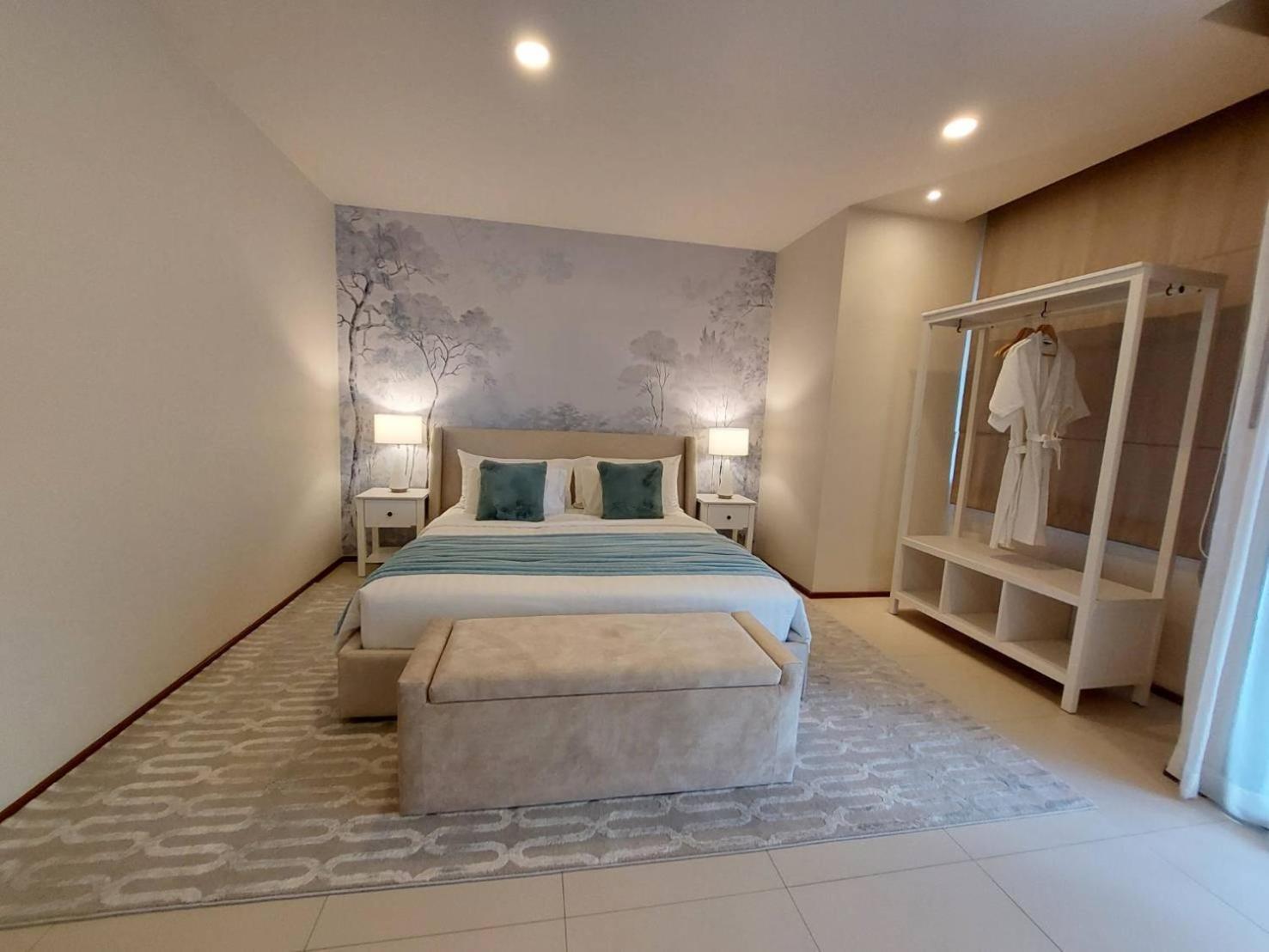 Deva Moon Villa *