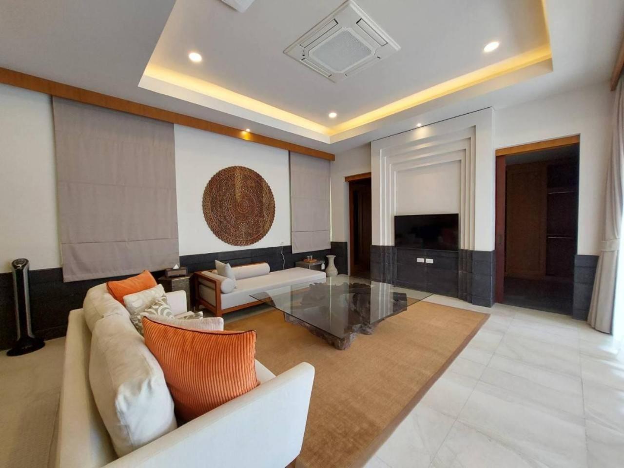 Deva Moon Villa *